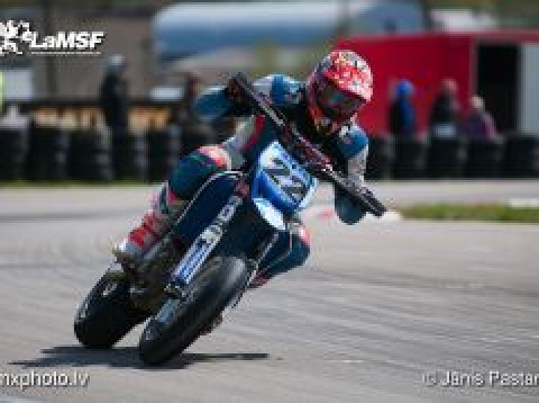 Supermoto čempionāta 4.posms aizvadīts ar sīvām cīņām