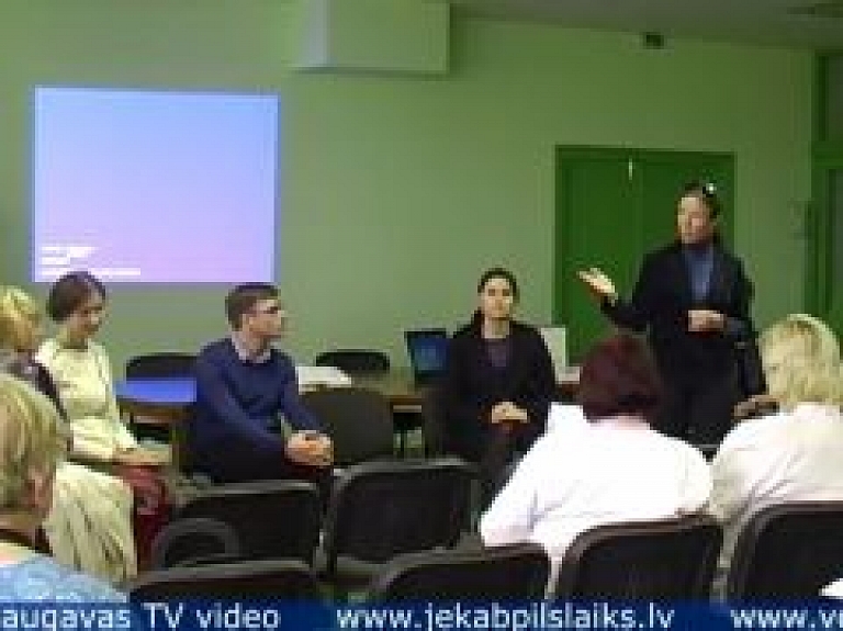 Vidusdaugavas TV: Bērnu slimnīcas fonds informē par to, kā palīdzēt slimu un arī bojāgājušu bērniņu vecākiem