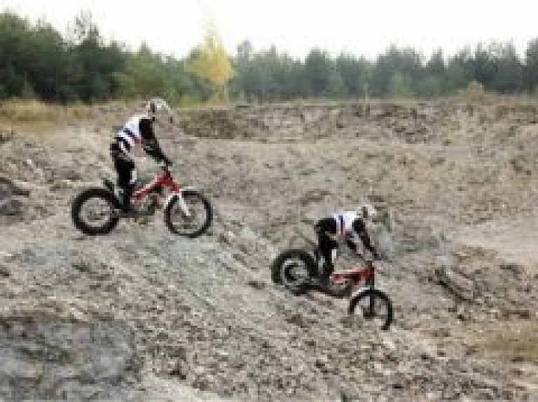 Mototriāla skolai "Ozolnieki" panākumi Igaunijas čempionāta noslēguma posmā