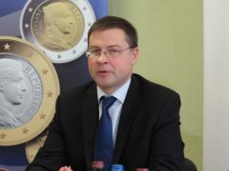 Dombrovskis: nevaru apstiprināt Vilka pausto "notikumu interpretāciju"