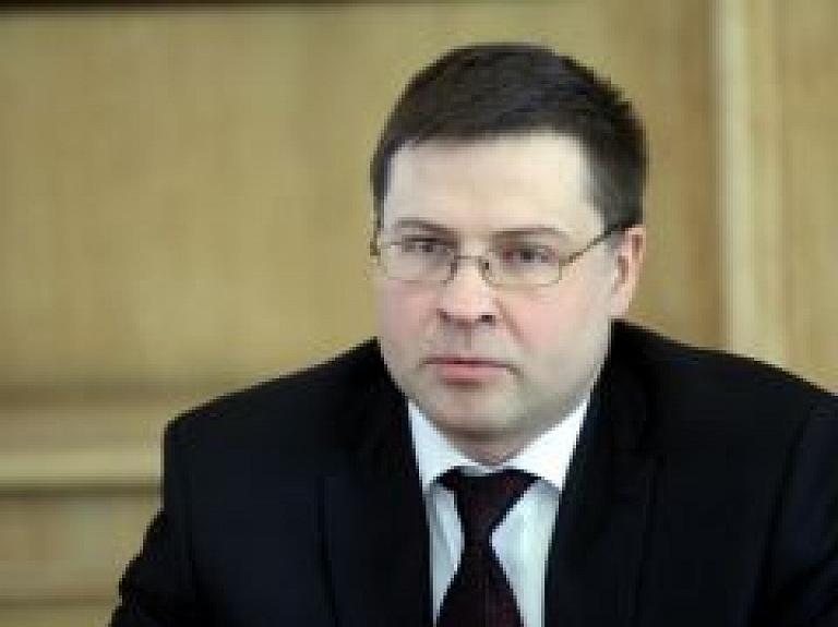 Atbalstīta Dombrovska kandidatūra EK viceprezidenta amatam