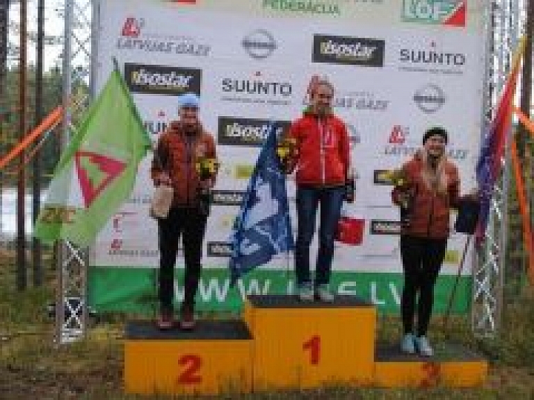 Kocēnu novada iedzīvotāji izcīna medaļas LČ orientēšanās maratonā