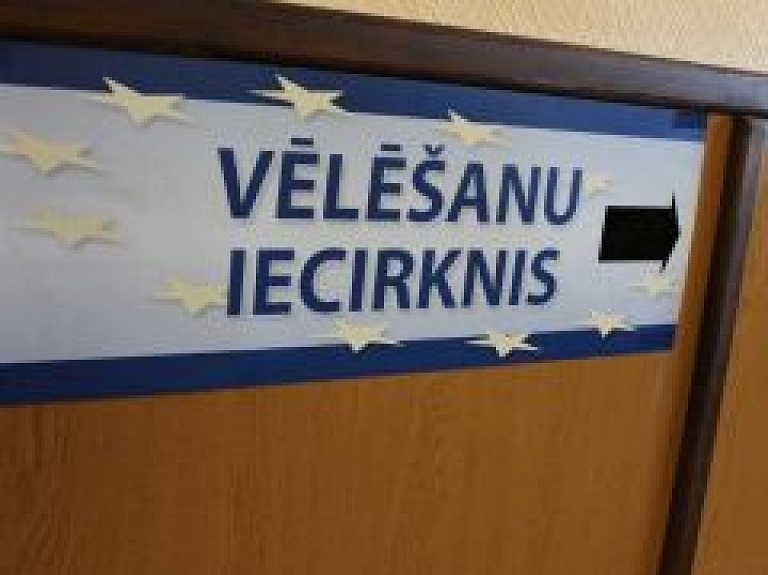 Pirmdien darbu sāks 12.Saeimas vēlēšanu iecirkņi