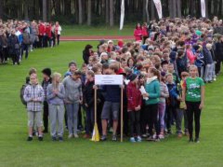 Valmieras skolas piedalās Olimpiskajā dienā