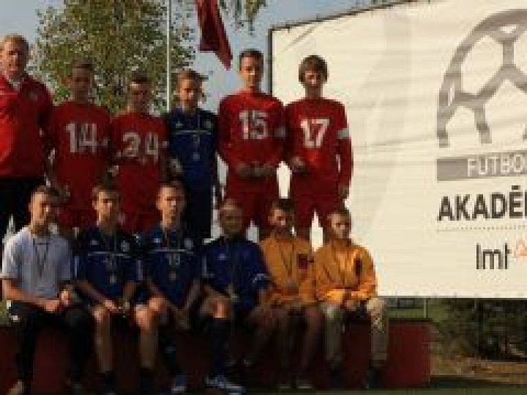 Kurzemes U-13 futbolisti uzvar LMT Futbola akadēmijas reģionālo izlašu rudens turnīrā