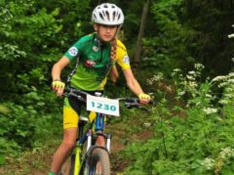 Smiltenes BJSS riteņbraucēji godam noslēdz Vivus.lv MTB maratona sezonu