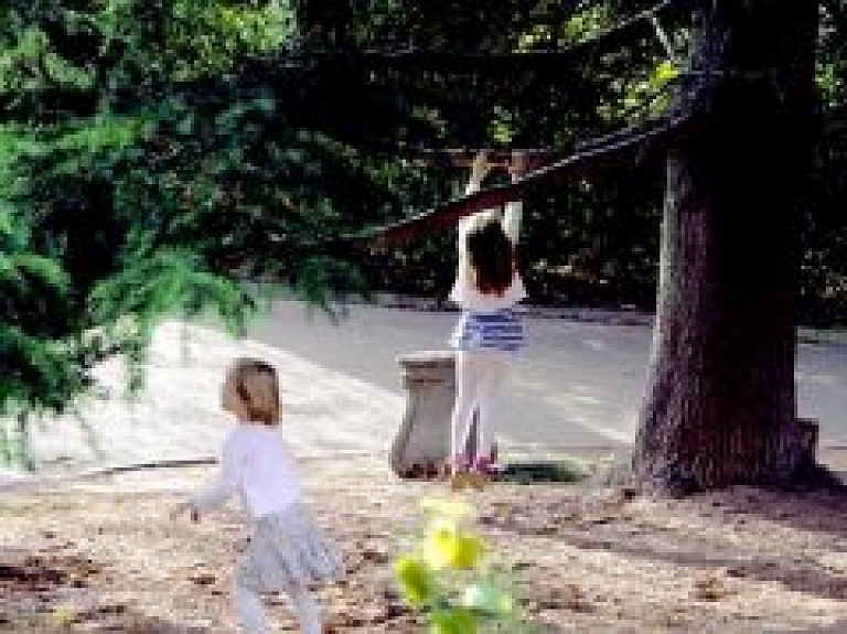 Limbažos aicina darbā sociālo darbinieku darbam ar ģimenēm un bērniem