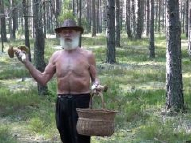 Langstiņu šerifs Bārda piedāvā Sēņu dziesmu