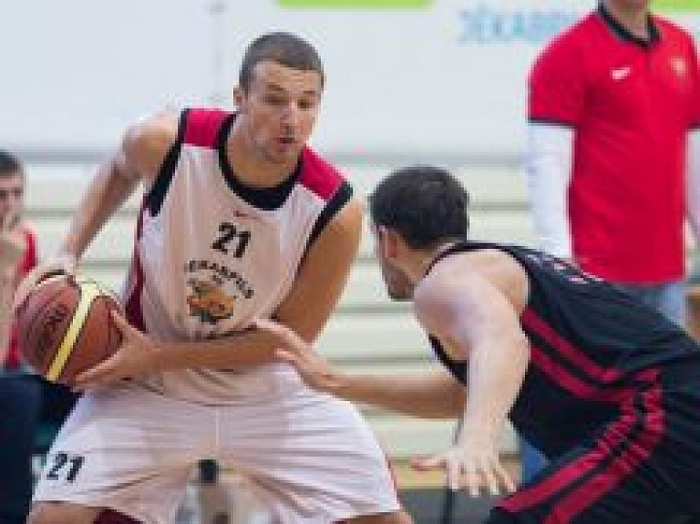 Pēc pārbaudes laika basketbola klubs "Jēkabpils" noslēdz līgumu ar Artūru Dušeli