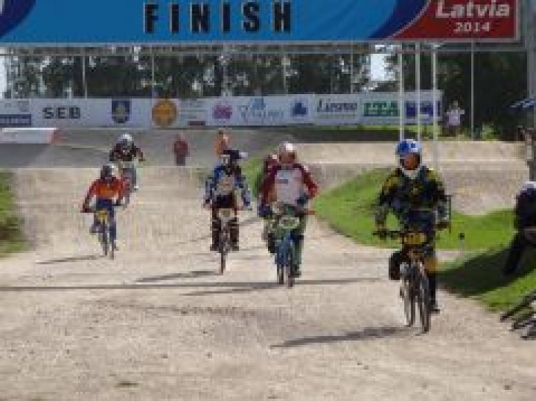 Valmiermuižā norisinās vērienīgas BMX sacensības