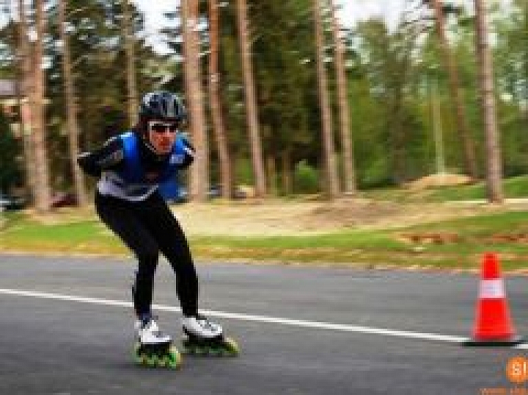 Siguldā aizvadīts pirmais skrituļošanas posms