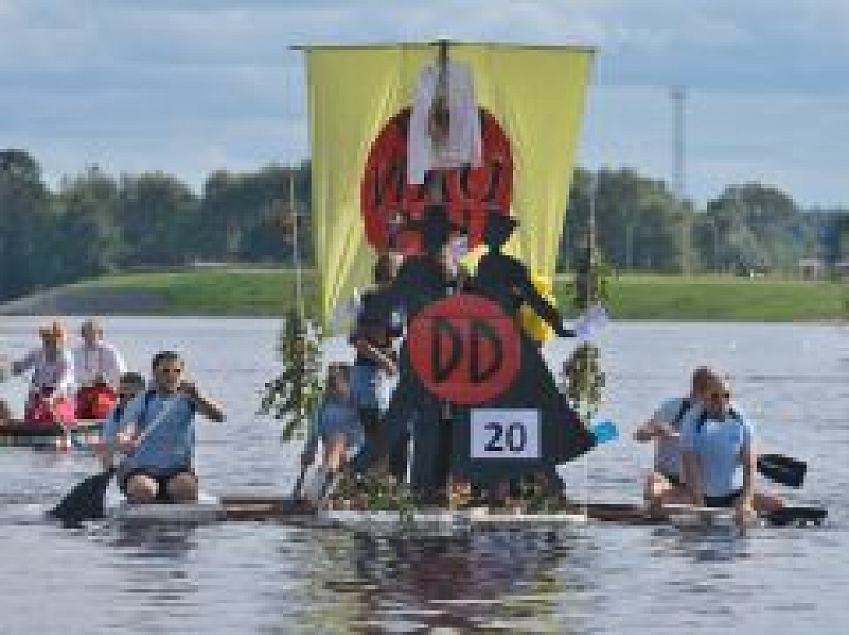 Lielupes ūdeņos noskaidroti piena paku regates uzvarētāji