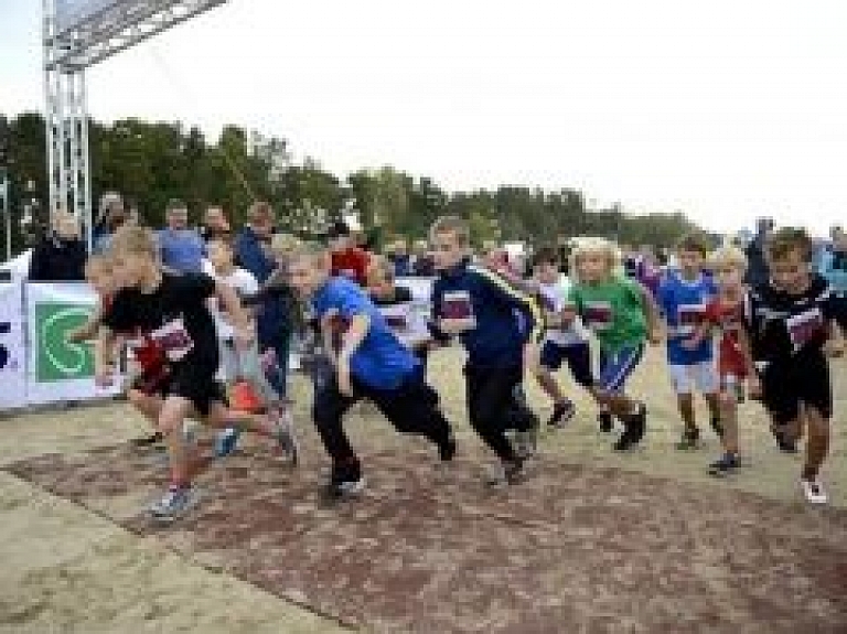 Skolēni no visas Latvijas aicināti piedalīties Jūrmalas skriešanas svētkos bez maksas