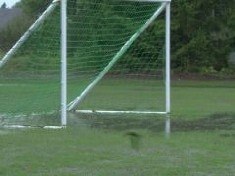 Notiek Pūņu sporta stadiona apsekošana