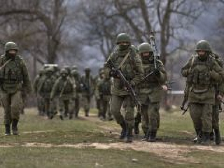 Polijas ministrs: NATO diez vai izšķirsies par bāzēm Polijā un Baltijas valstīs