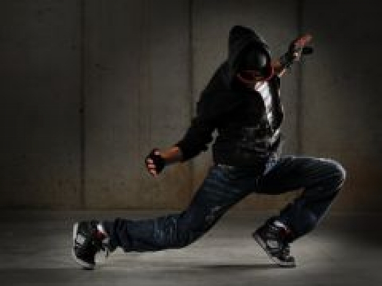 Rīt Grīziņkalna sporta kompleksā notiks ielu vingrošanas frīstaila šovs