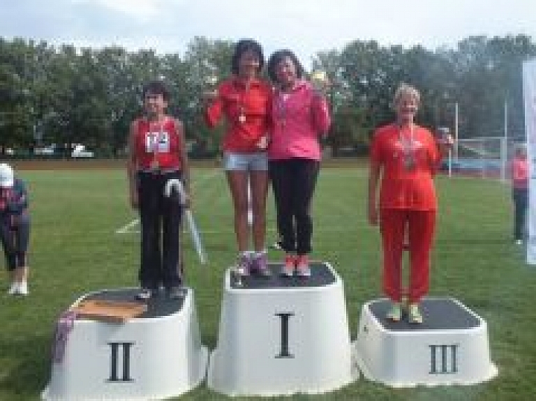 Jēkabpils pilsētas 3.atklātais veterānu čempionātā vieglatlētikā ar labiem rezultātiem.