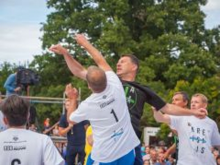 Ar Daugavas kreisā krasta uzvaru noslēdzas piektais "Krastu mačs"