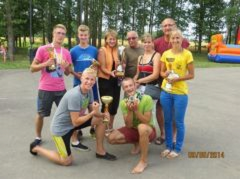 Sarkaņu pagasts uzvar novada pašvaldību sporta spēlēs