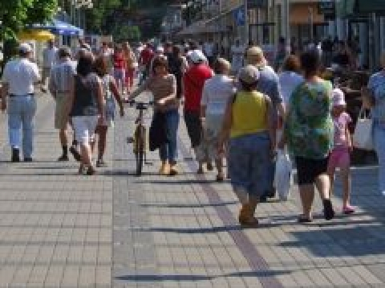 Latvijā nedaudz pieaug nodarbināto iedzīvotāju skaits