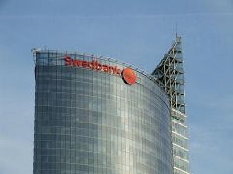 "Swedbank" brīdina par bankas viltus kontu tviterī