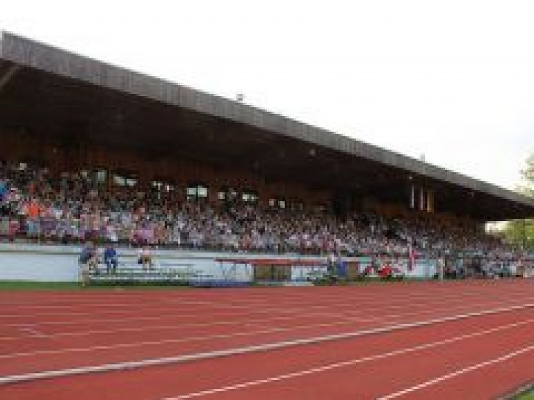 Valmieras Vieglatlētikas kluba sportistu starti Valsts prezidena balvu izcīņā