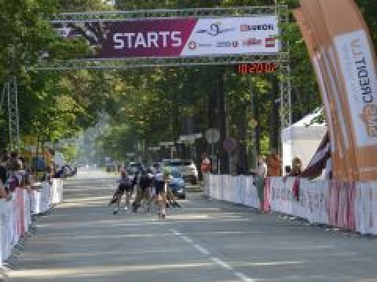 Zināmi uzvarētāji Jūrmalas skrituļslidošanas festivāla distancēs