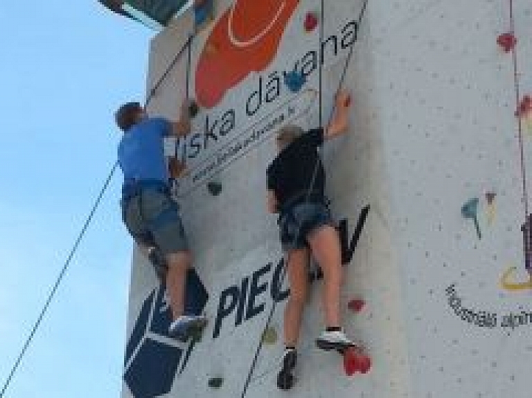 Rīgā noslēdzas pirmais Latvijas atklātais sporta kāpšanas čempionāts