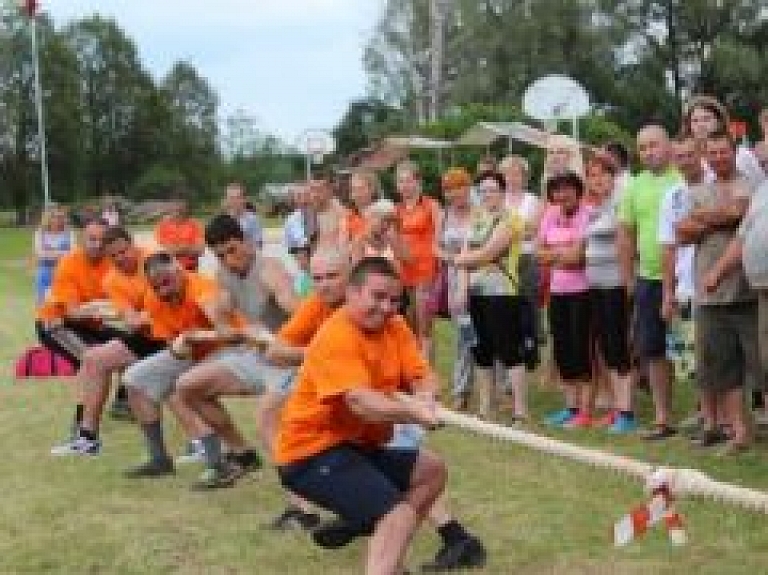 Burtnieku novada sporta spēlēs triumfē Burtnieku pagasta komanda