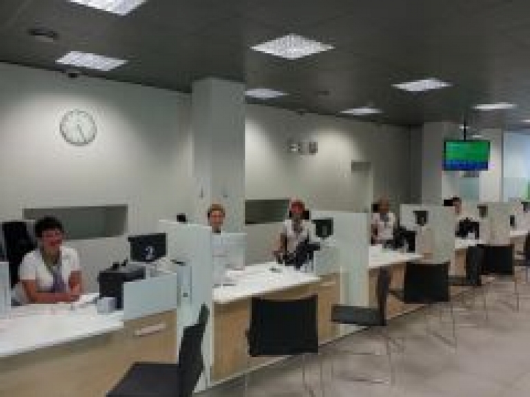 "SEB bankas" filiāle Liepājā maina atrašanās vietu