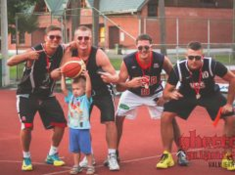 Aizvadīts "Ghetto Alianse" Valmiera piektais posms ielu basketbolā