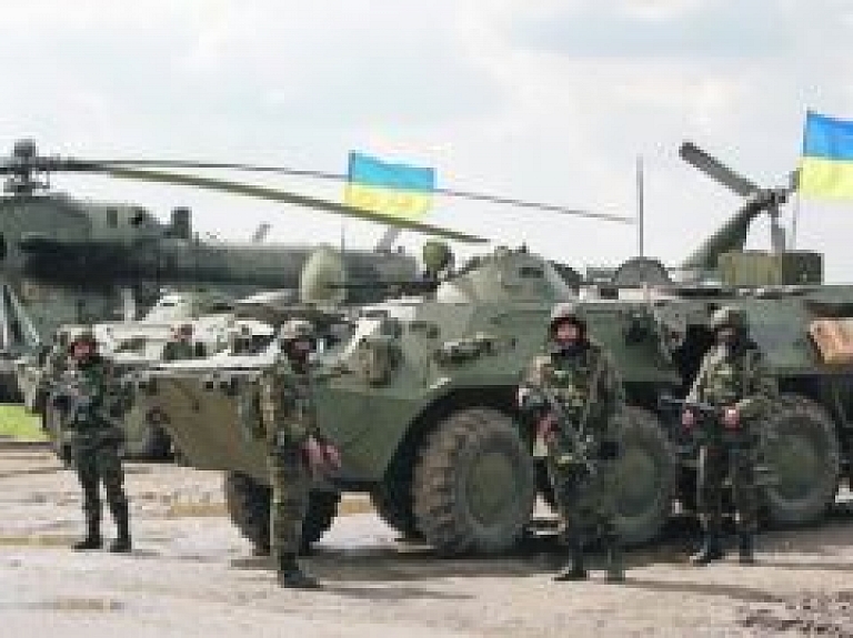 Aizsardzības ministrija aicina palīdzēt Ukrainas karavīru bērniem
