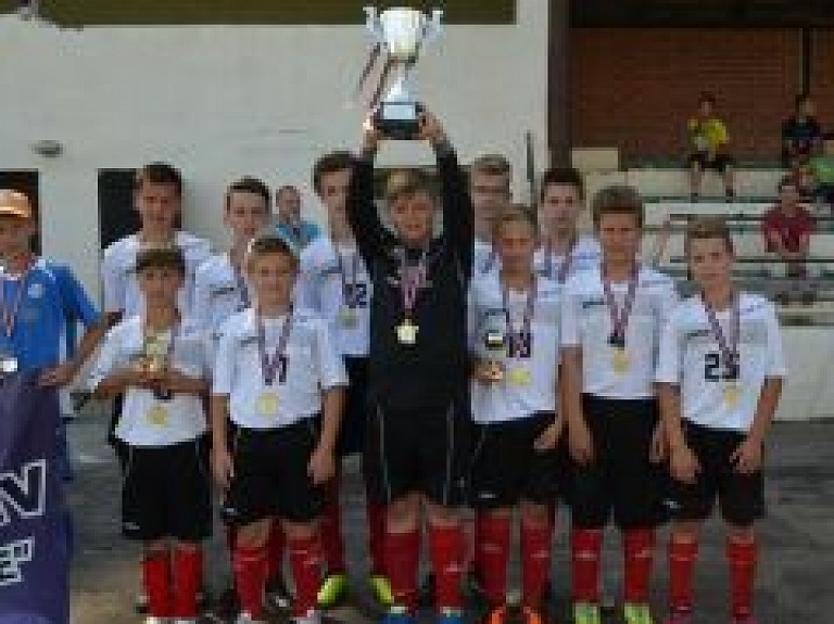 Turnīrs "Balvi Open Cup" pulcēja 16 komandas