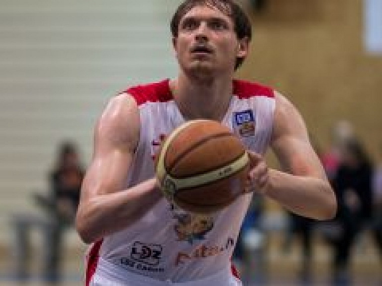 Basketbola klubs "Jēkabpils" pagarina līgumu ar Pāvelu Veselovu