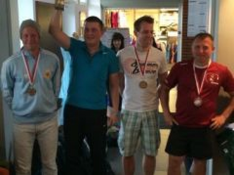 Badmintona kluba "Smash" sportistiem augstas vietas turnīrā Varšavā