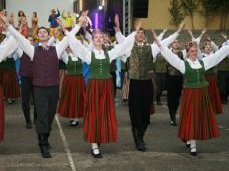 Saldū notiks folkloras deju un mūzikas festivāls "Pa Pēteriem"