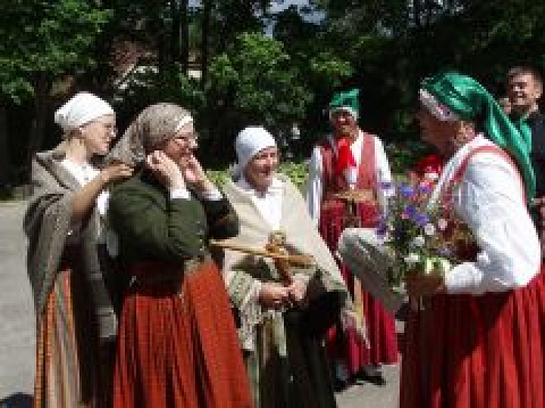 Nedēļas nogalē Alsungā notiks starptautiskais Burdona festivāls