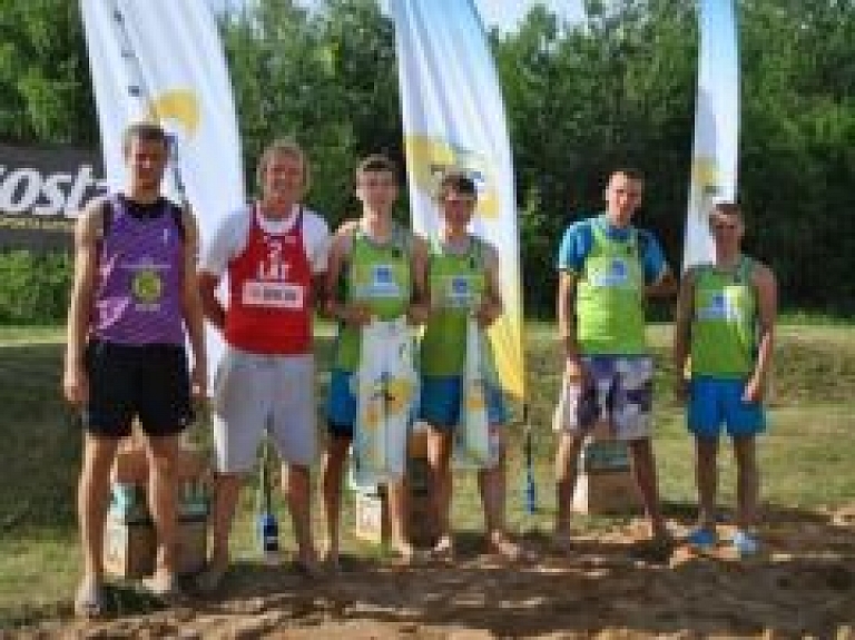 Uzvaras pludmales volejbola laukumos