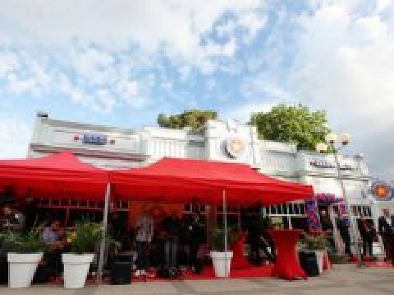 Jomas ielā atklāj jaunu izklaides un atpūtas vietu "Klondaika"