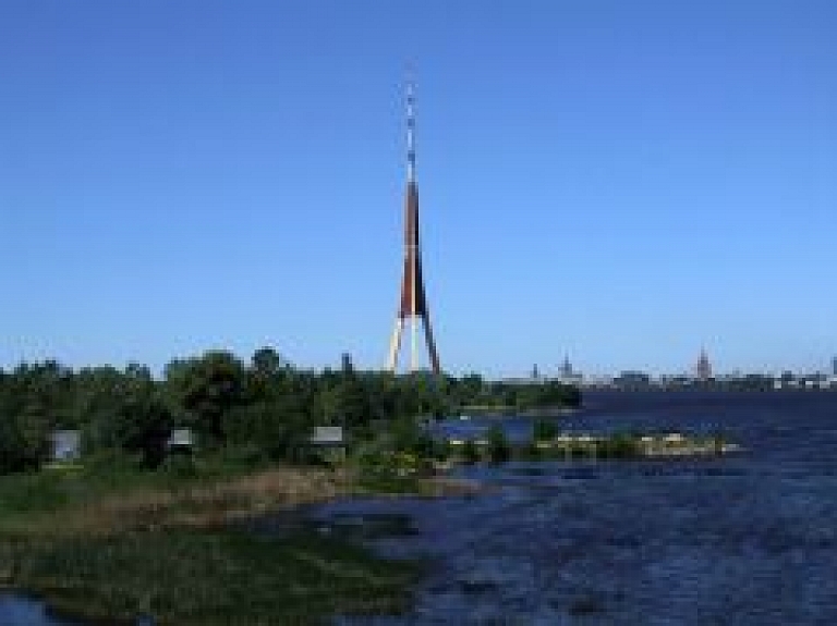 Rīgas radio un televīzijas tornī paplašina datu centru