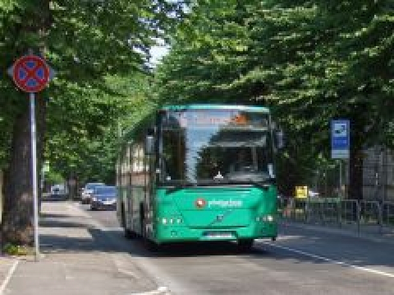 Svētdien sabiedriskais transports bērniem būs bez maksas