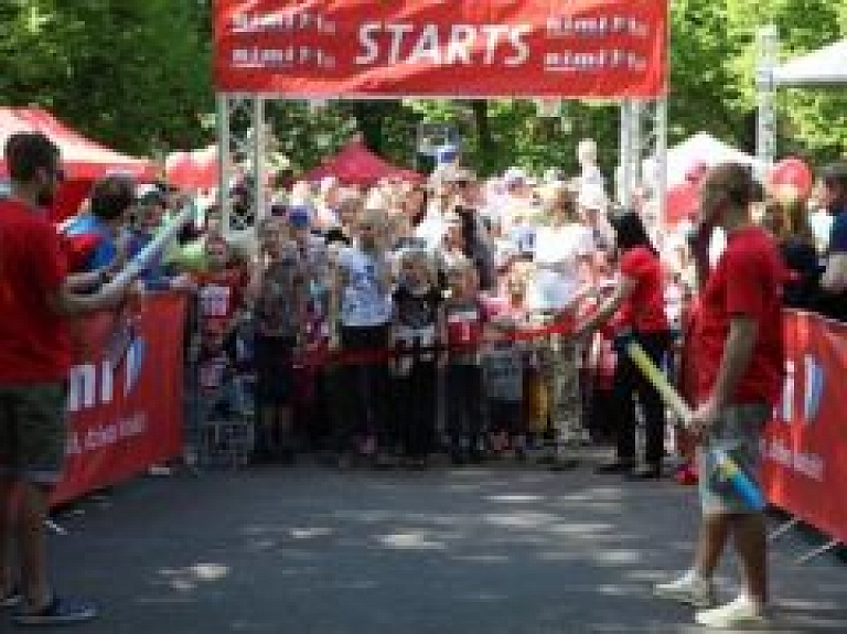 Rimi maratons bērniem pulcē vairāk nekā 600 mazo sportistu