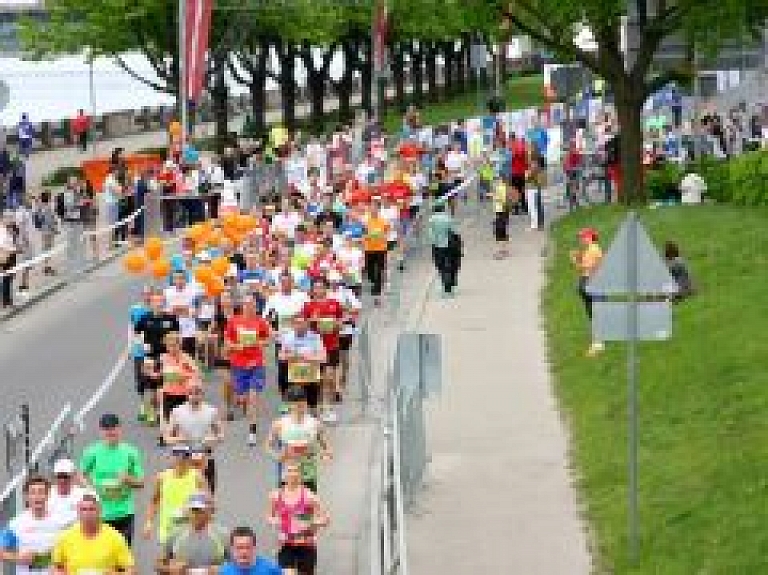 Japānas un Etiopijas skrējēji uzvar "Nordea" Rīgas maratonā