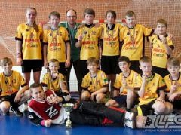 U-12 zēnu komanda "Rubene" izcīna bronzas medaļas