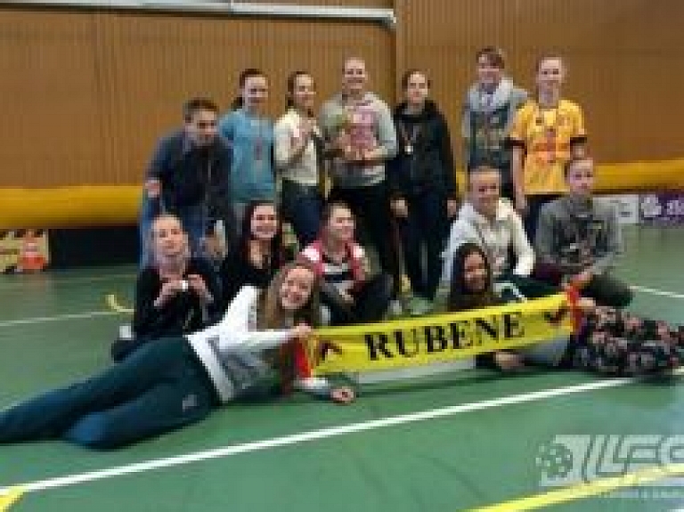 MU – 16 meiteņu florbola komanda "Rubene" sezonu noslēdz 3.vietā
