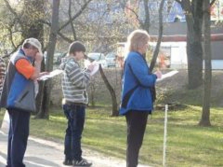 Taku orientēšanās sacensības Kena parkā