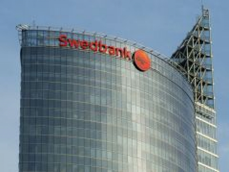 "Swedbank": pieaudzis uzņēmumu skaits, kas banku lieto internetā