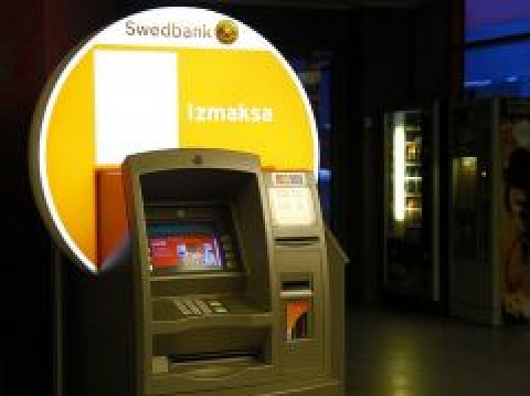 Swedbank: audzis uzņēmumu skaits, kas pieņem karšu norēķinus