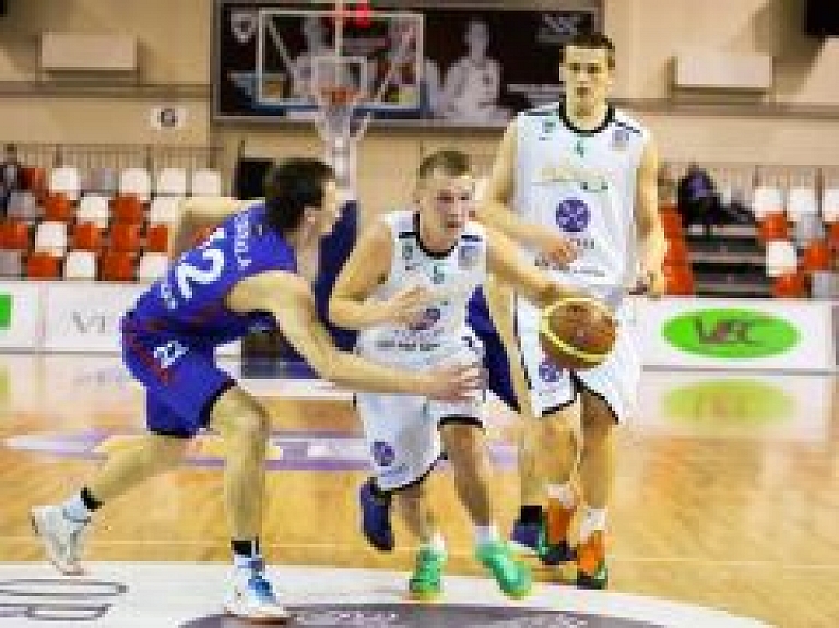 "Jūrmala"/"Fēnikss" pārspēj "BK Valmiera"