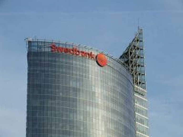 Swedbank klientiem pērn izmaksāja gandrīz trīs miljonus eiro